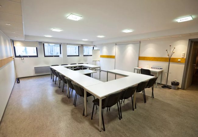 imgi_18_xgrande_salle_reunion.jpg.pagespeed.ic.UMmokd2QNn